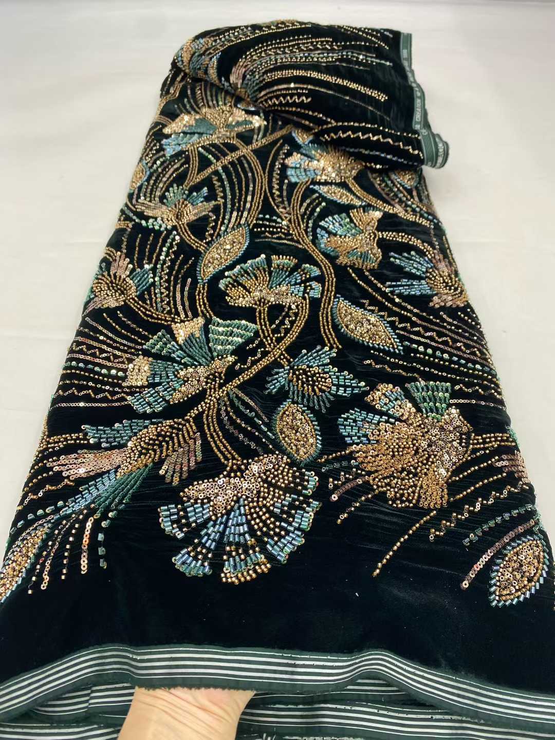 Velvet Fabric Embroidery - Nuovi Arrivi 2026: Tessuti in Pizzo