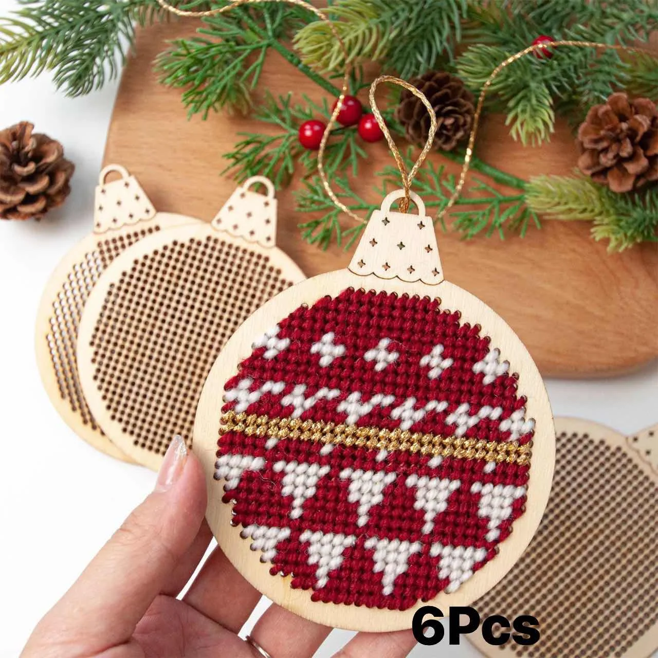 Embroidery Xmas Tree - 12 Pezzi di Pendenti in Legno