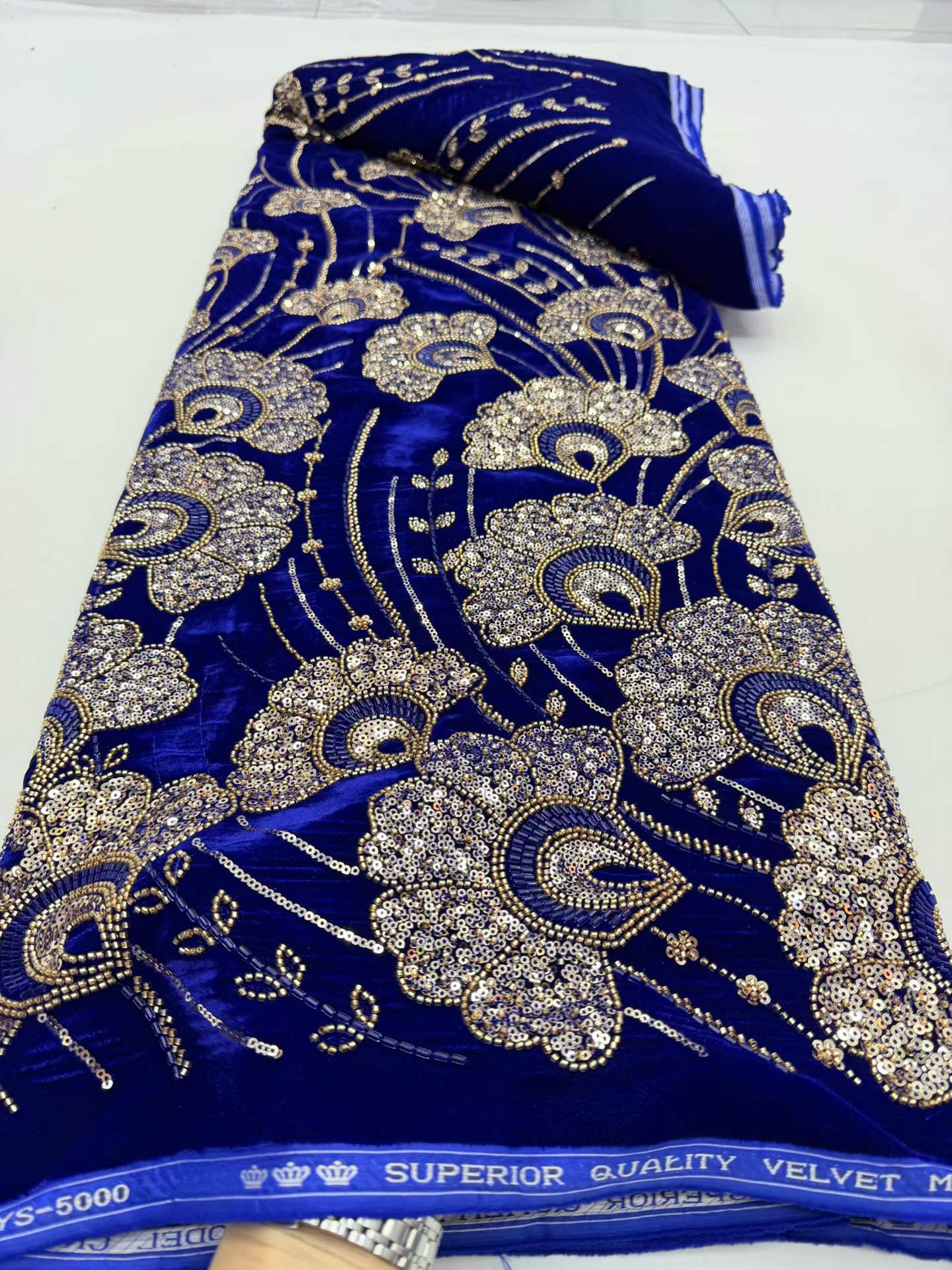 Tessuto in Velluto Francese Ni - Velvet Fabric Embroidery recensione e prezzo