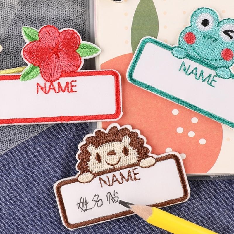 Toppe con ricamato 9 pezzi Ade - Embroidery Names recensione e prezzo