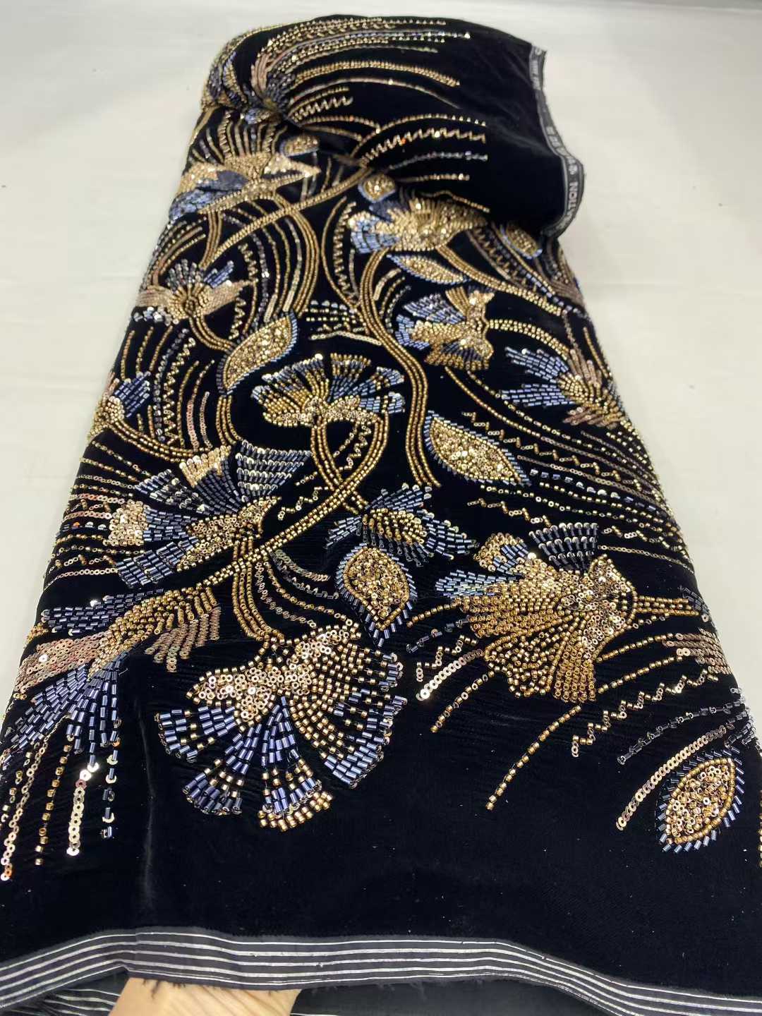 Nuovi Arrivi 2026: Tessuti in  - Velvet Fabric Embroidery recensione e prezzo