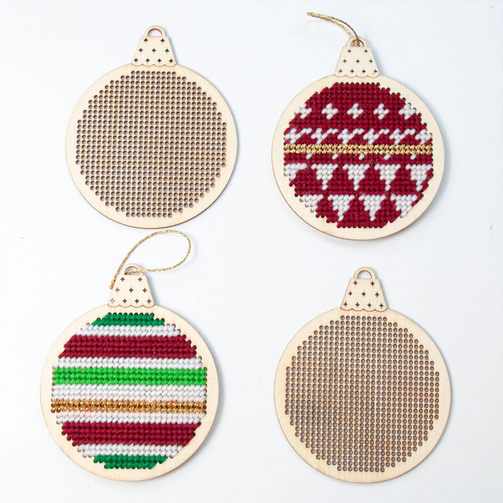 12 Pezzi di Pendenti in Legno  - Embroidery Xmas Tree recensione e prezzo