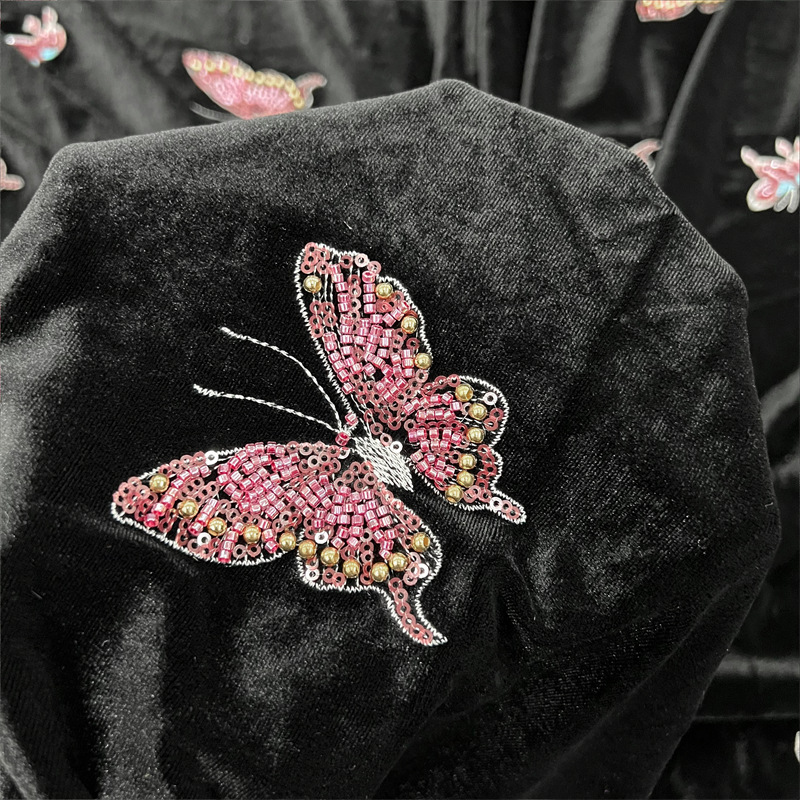 Tessuto in morbido velluto ner - Velvet Fabric Embroidery recensione e prezzo