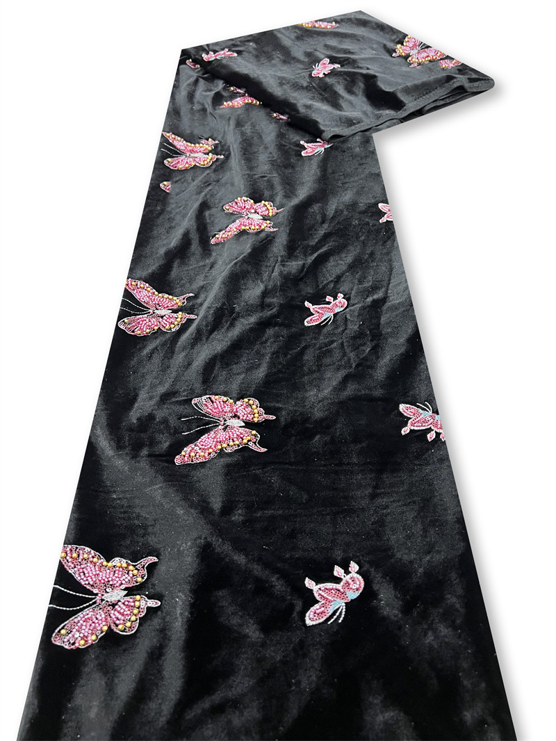 Tessuto in morbido velluto ner - Velvet Fabric Embroidery recensione e prezzo