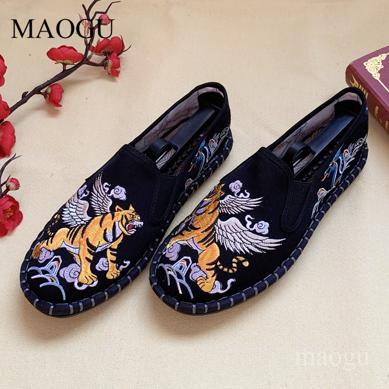 Scarpe Unisex in Stile Cinese  - Embroidery Stitches recensione e prezzo