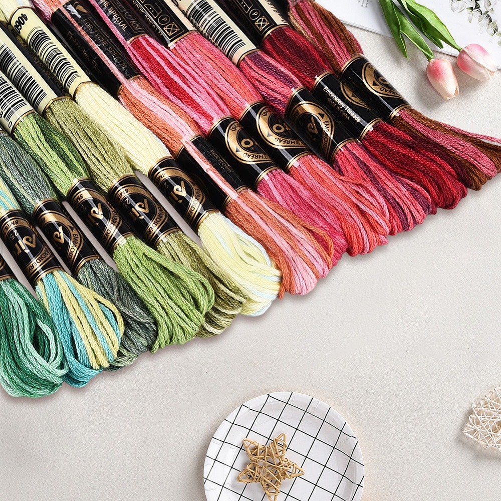 105 Iarde di Filo per Ricamo a - Embroidery Stitches recensione e prezzo
