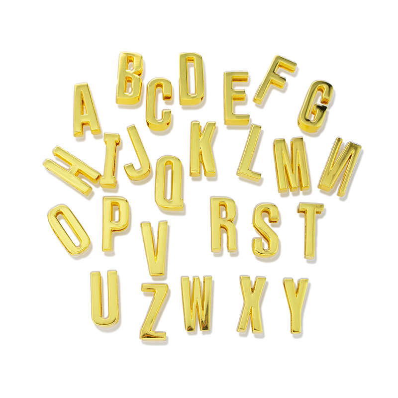 Set da 13 Pezzi di Ciondoli Sc - Embroidery Charm recensione e prezzo